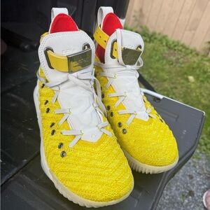 NWOT Nike LeBron Yellow and White Men's Athletic Shoes size 5.5